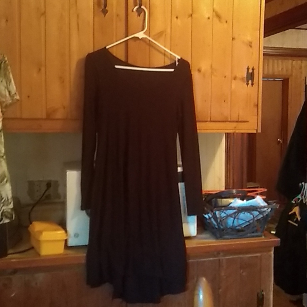 Long sleeve.kneevlength dress never worn